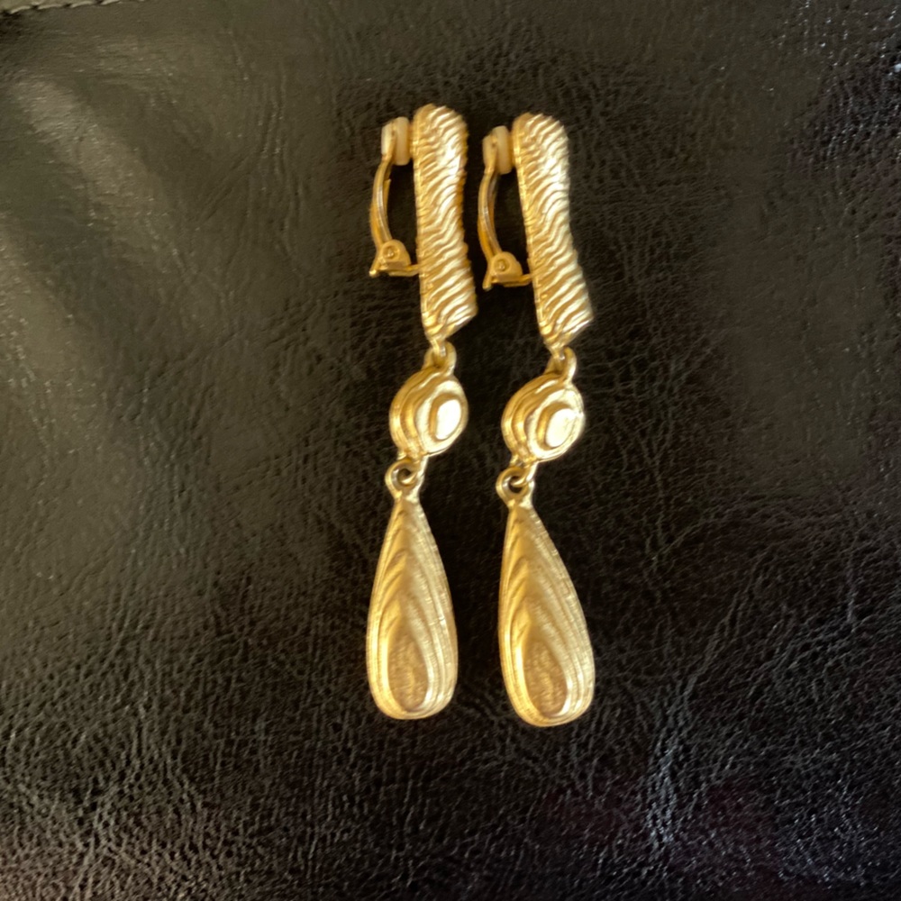 GORGEOUS AUTHENTIC GIVENCHY PARIS LONG HAMMERED EARRINGS - Picture 8 of 12